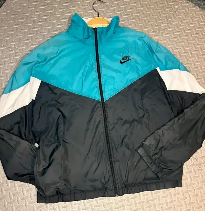 Chaqueta cortaviento Nike azul y negra talla L - 2