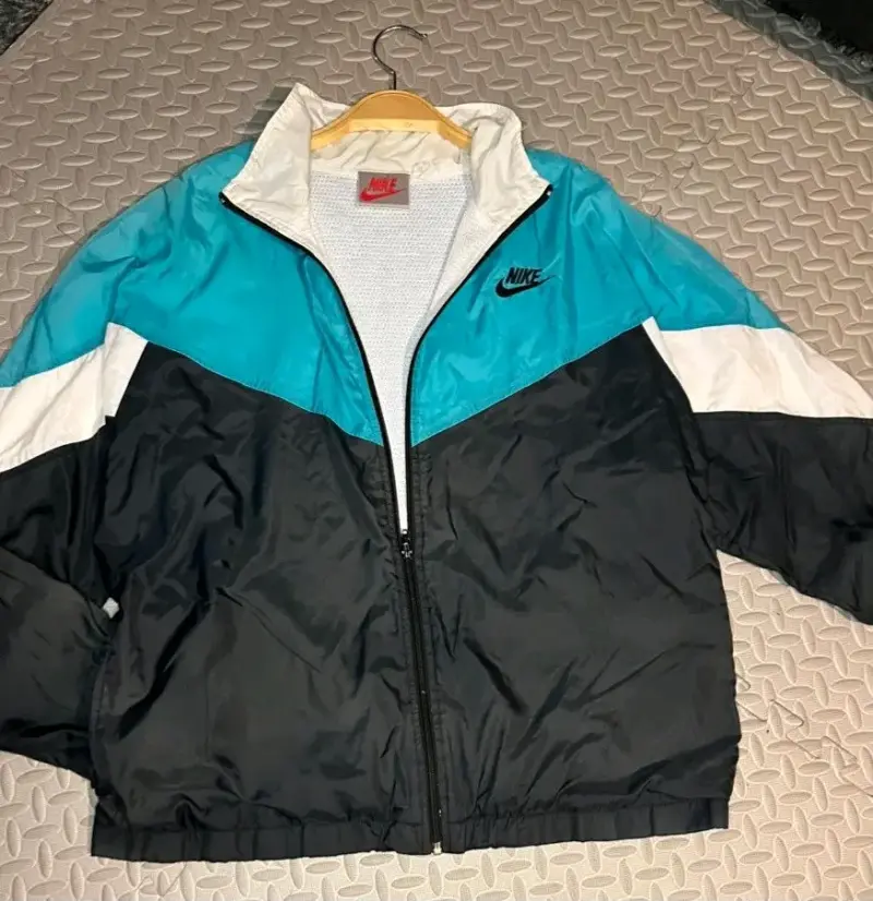 Chaqueta cortaviento Nike azul y negra talla L - 3