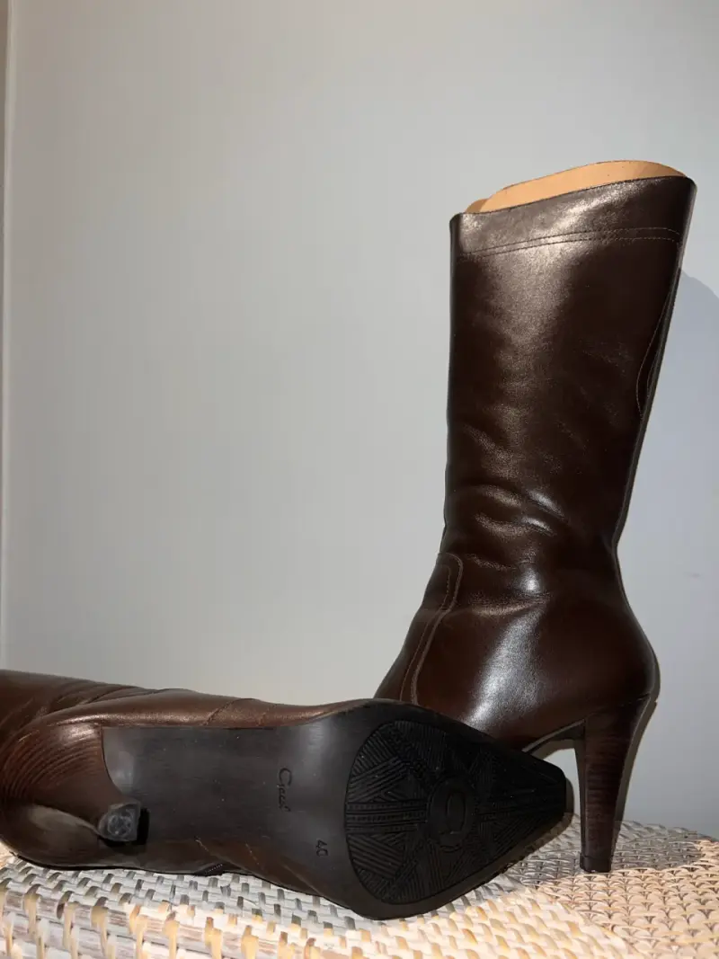 Botas de cuero marrón con tacón alto - 3