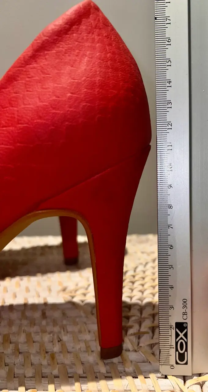 Tacones rojos con punta abierta - 4