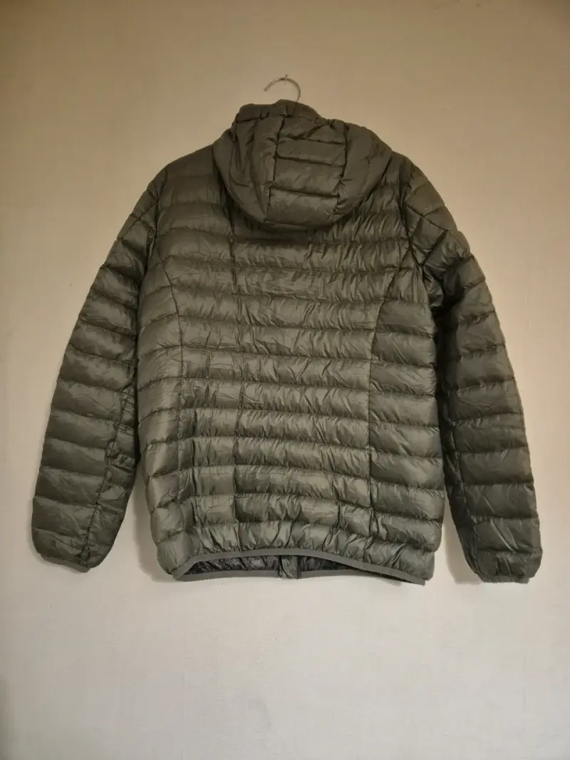Chaqueta acolchada verde con capucha - 3