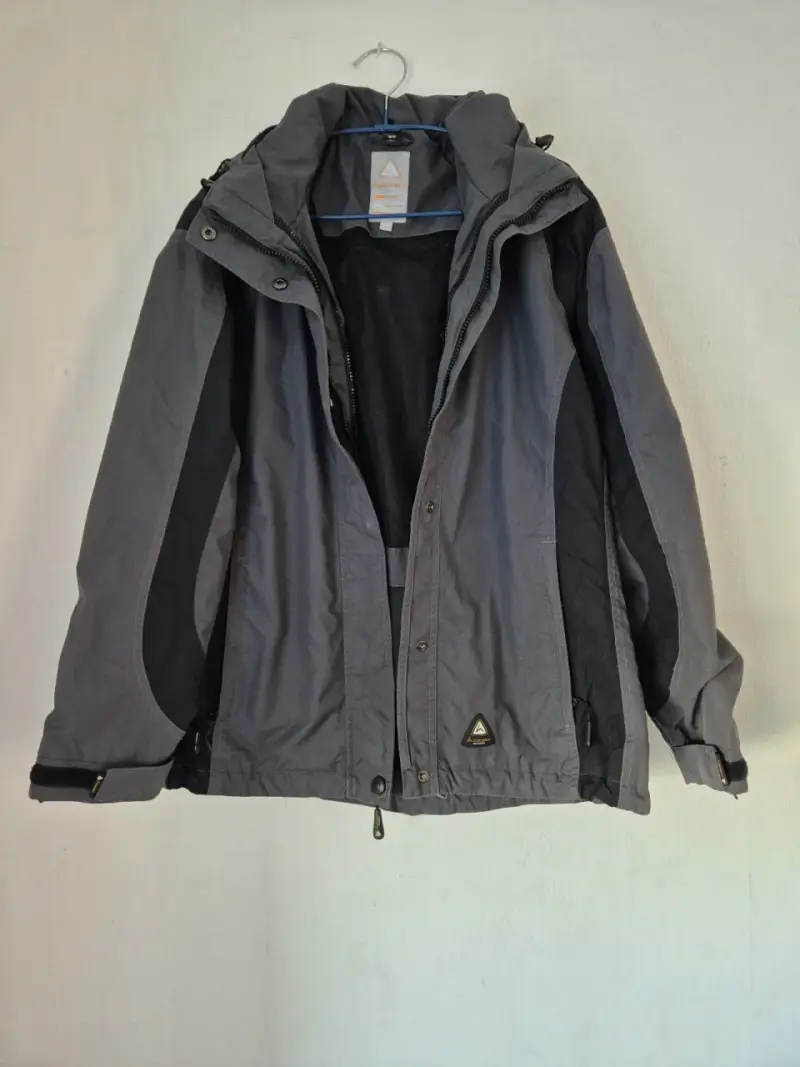 Chaqueta impermeable gris para hombre - 2