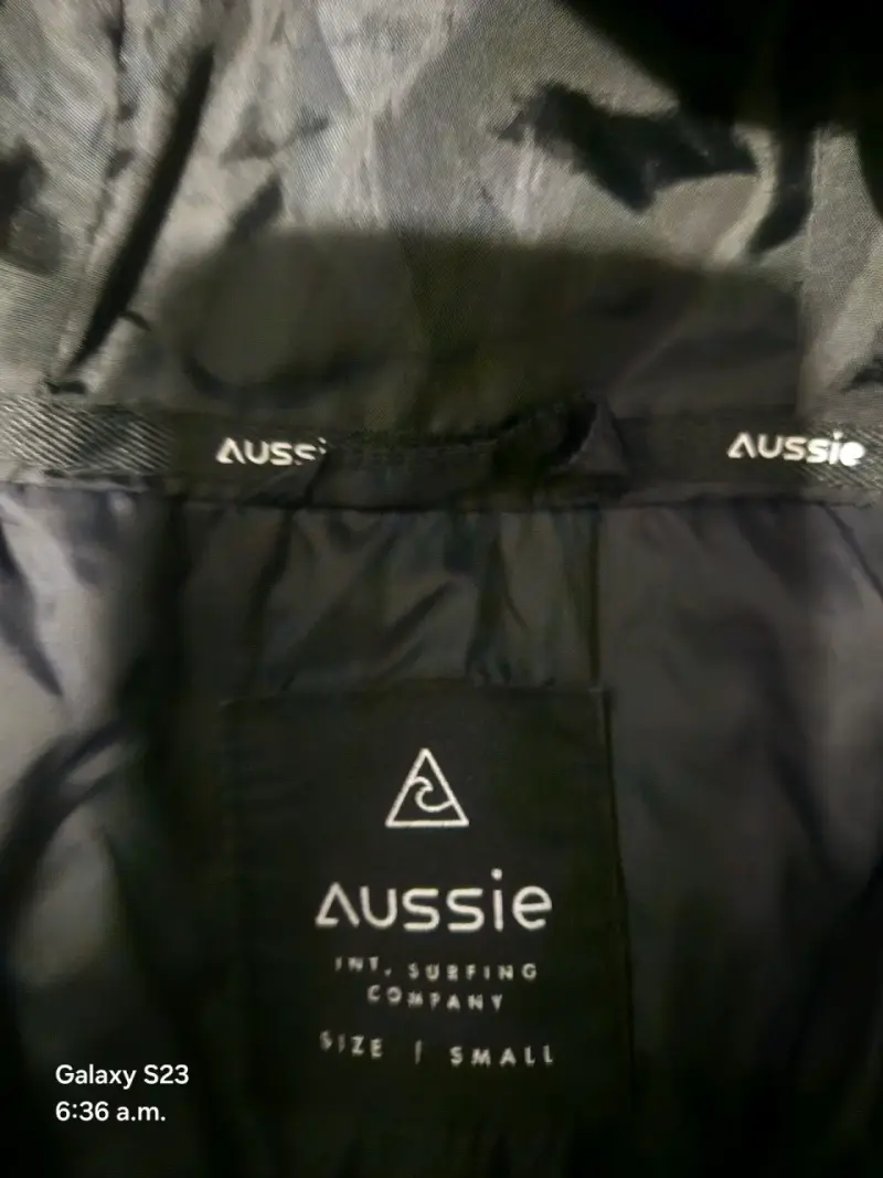 Chaqueta acolchada negra con capucha Aussie - 2