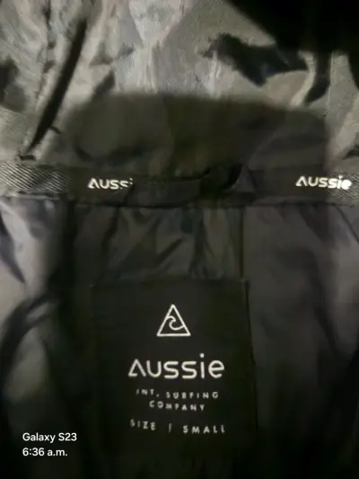 Chaqueta acolchada negra con capucha Aussie - miniatura 2