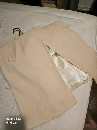 Abrigo largo beige elegante para mujer - miniatura 2