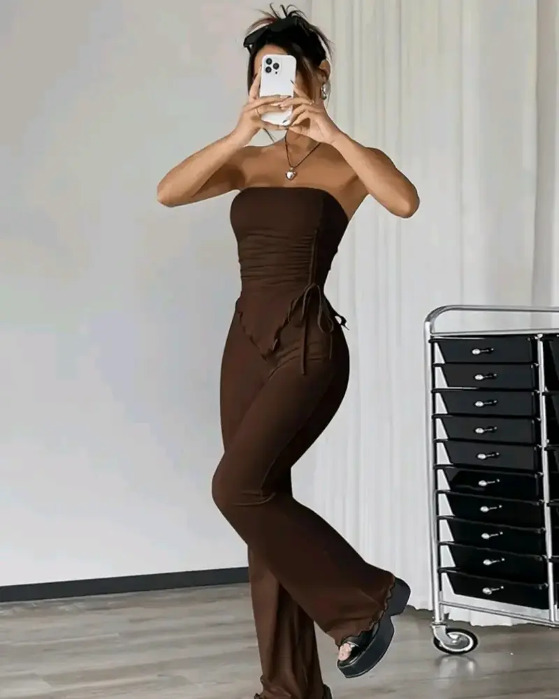 Conjunto marrón sin tirantes elegante
