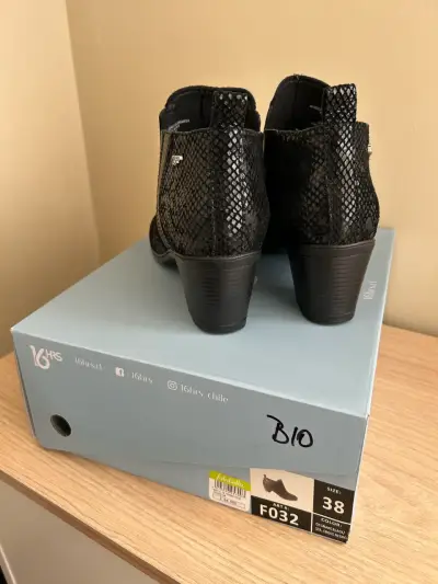 Botines negros de cuero 16 HRS - miniatura 2