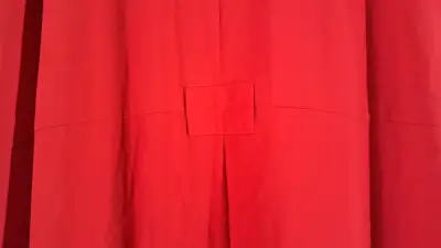 Vestido rojo suelto de manga corta - miniatura 5