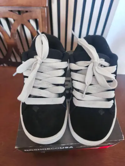 Zapatillas DC Shoes negras y blancas - miniatura 3