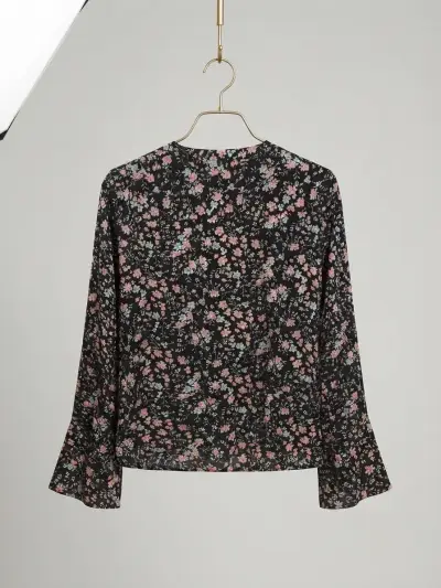 Blusa floral negra - miniatura 2