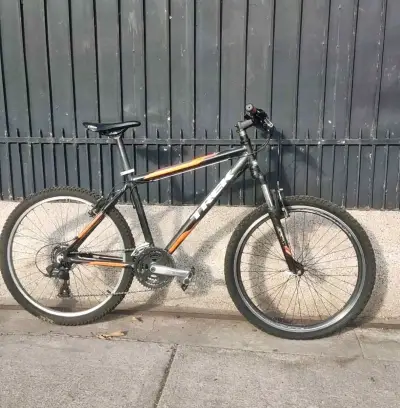 Bicicleta Trek de montaña en buen estado - miniatura 4