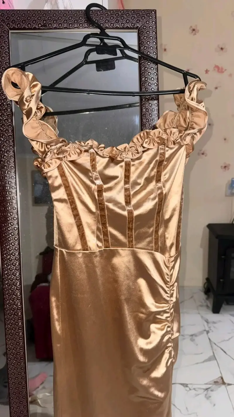 Vestido corto rosa con mangas largas - 3