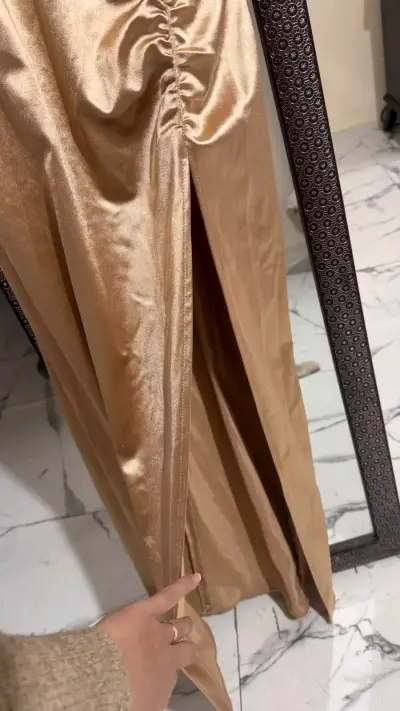 Vestido corto rosa con mangas largas - miniatura 4