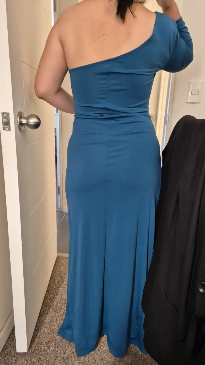 Vestido azul asimétrico elegante - 2