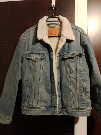 Chaqueta de mezclilla Levi's con forro de chiporro - miniatura 1