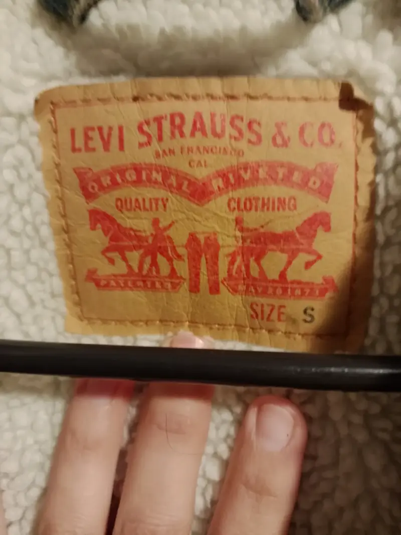 Chaqueta de mezclilla Levi's con forro de chiporro - 3