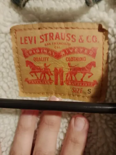 Chaqueta de mezclilla Levi's con forro de chiporro - miniatura 3