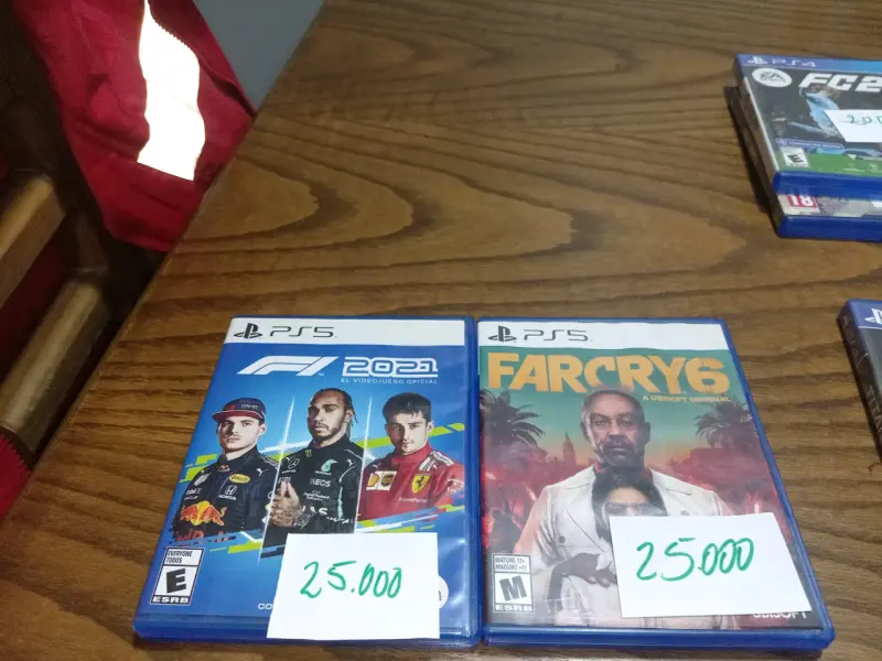 Juegos PS4 Call of Duty y FC24 en oferta - 2