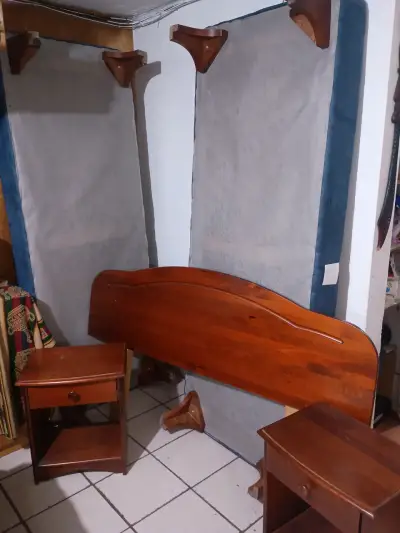 Cama y colchón 2 plazas con respaldo y veladores - miniatura 5