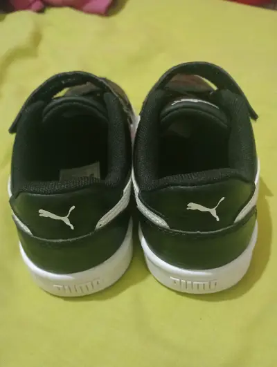 Zapatillas negras Puma talla 31 - miniatura 3