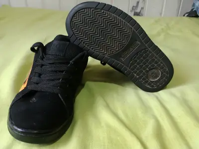 Zapatillas DC negras con diseño de llamas talla 31 - miniatura 5