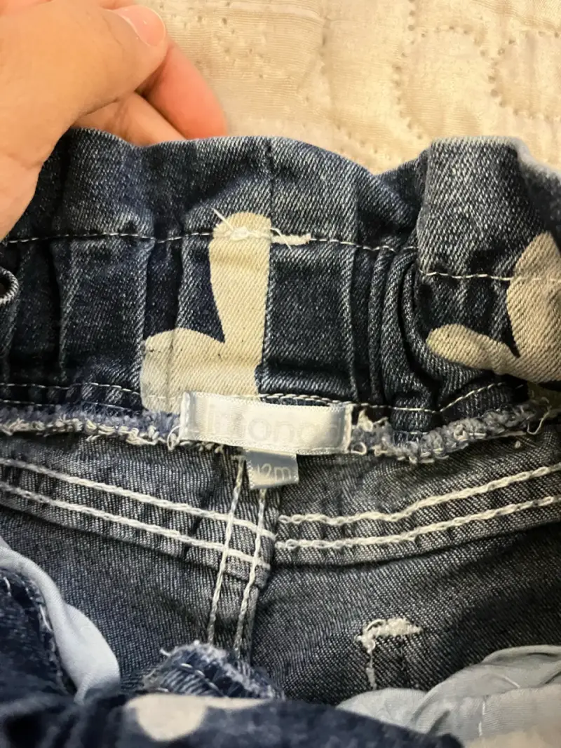 Pantalones de mezclilla con flores para niña - 3