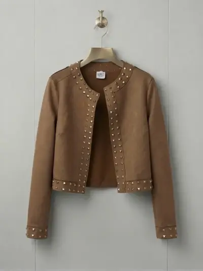 Chaqueta marrón con tachas estilo moderno - miniatura 1