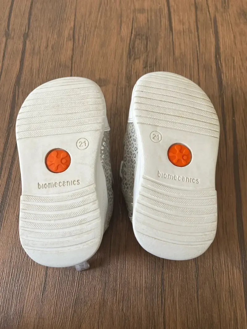 Zapatillas blancas Biomecanics para bebé - 3