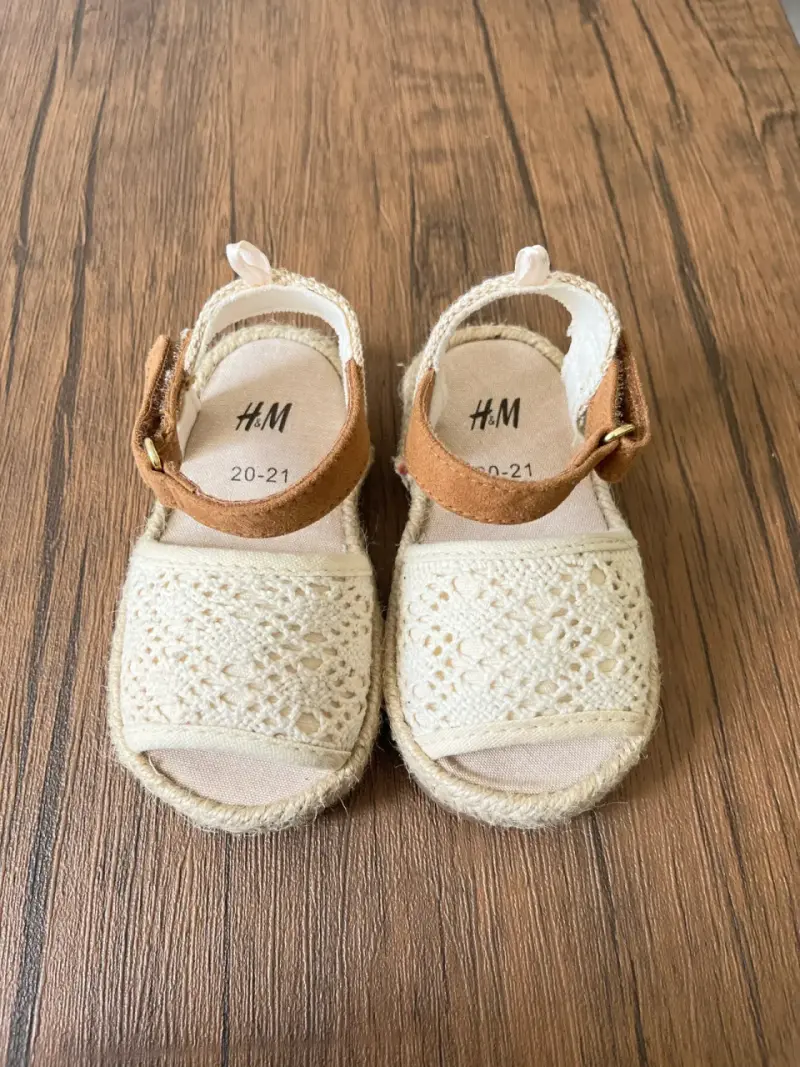 Sandalias de bebé H&M crochet beige - 1