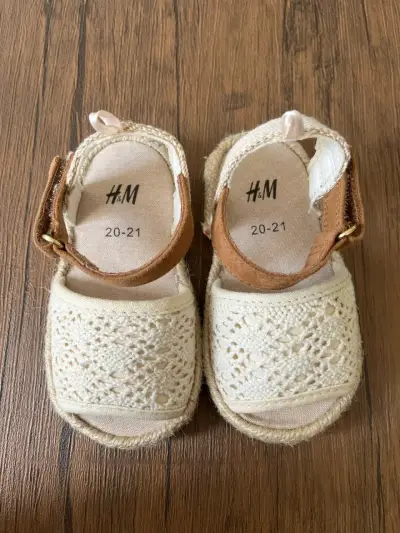 Sandalias de bebé H&M crochet beige - miniatura 6