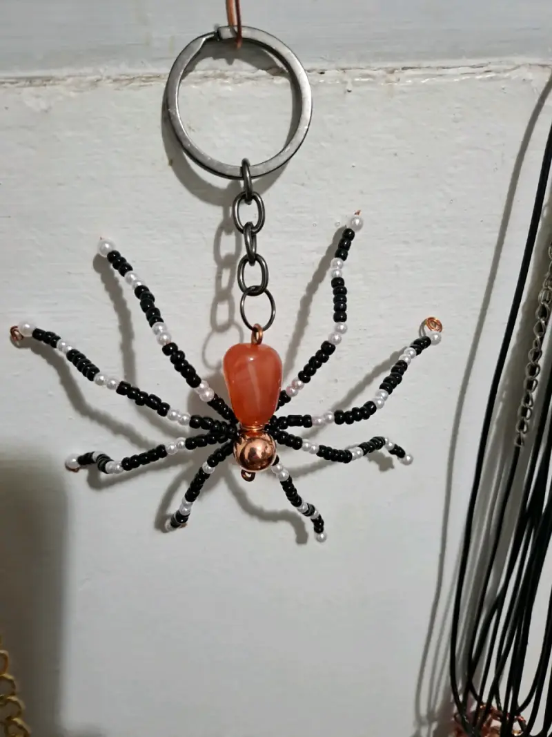 Colgantes de araña con cuentas de colores - 2