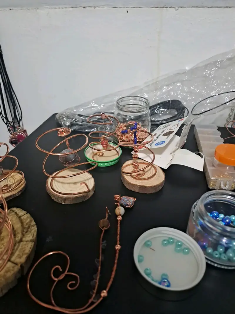 Colgantes de araña con cuentas de colores - 3