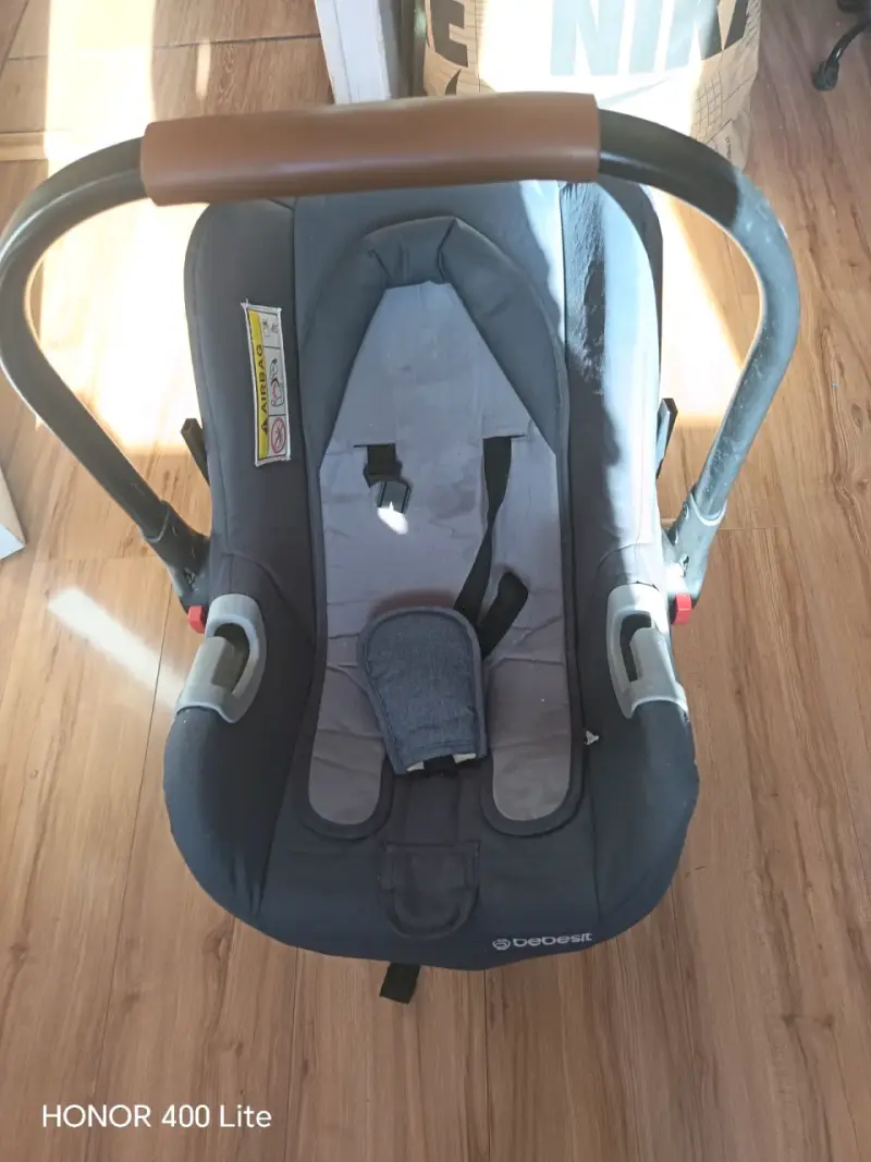 Silla de auto para bebé Beebest gris - 1