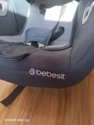 Silla de auto para bebé Beebest gris - miniatura 3
