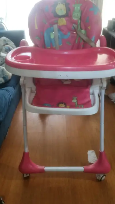 Silla de comer infantil rosada con diseño de animales - miniatura 2