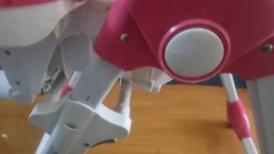 Silla de comer infantil rosada con diseño de animales - miniatura 4