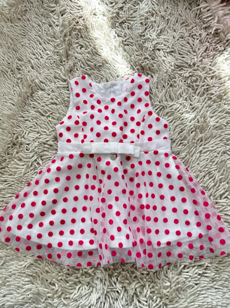 Vestido infantil blanco con lunares rojos - 1