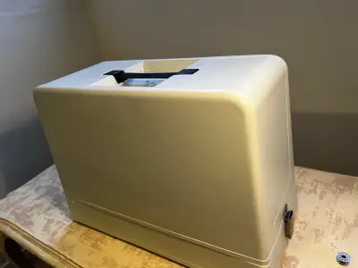 Máquina de coser portátil con estuche remigton - miniatura 1