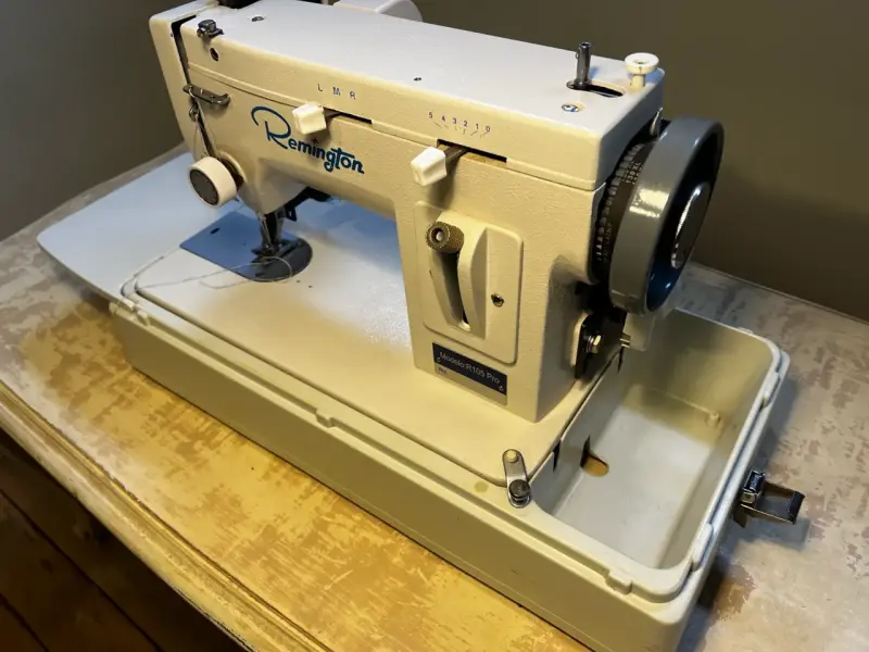 Máquina de coser portátil con estuche remigton - 5