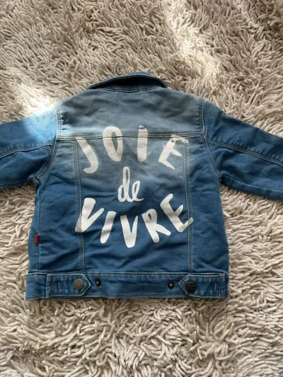Chaqueta de mezclilla para niña azul - miniatura 4