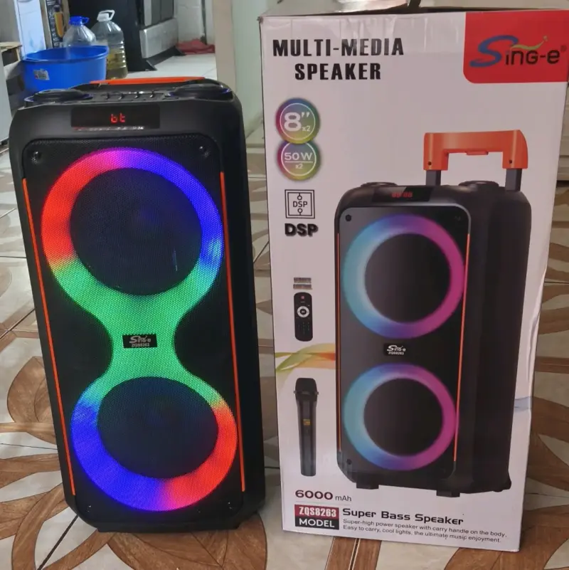 Parlante multimedia Sing-e con luces LED