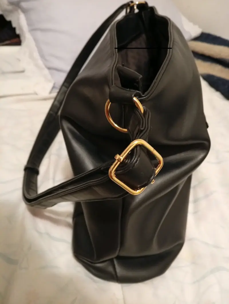 Cartera negra de cuero elegante - 2