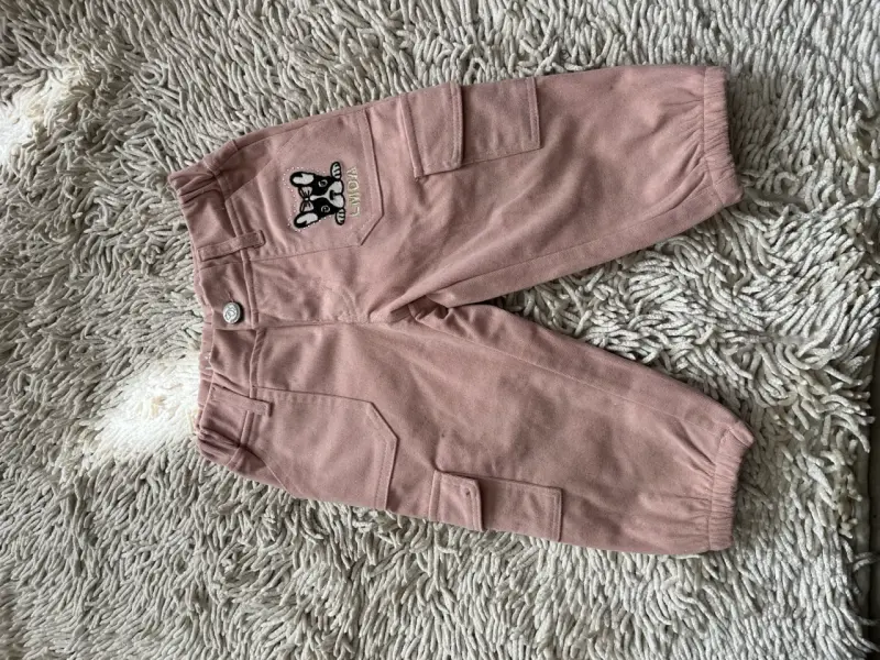 Pantalones rosados para niños con diseño de perro - 1