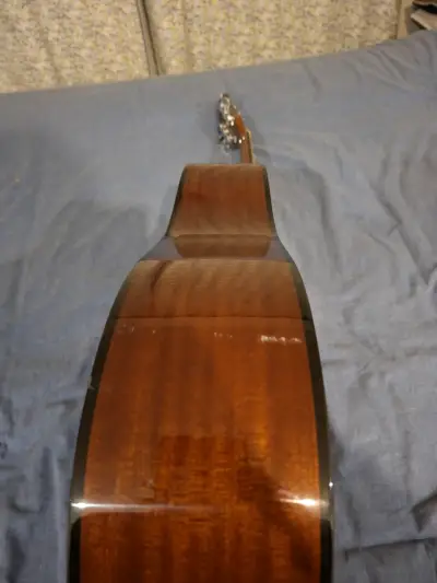 Guitarra acústica Epiphone con caja original - miniatura 2