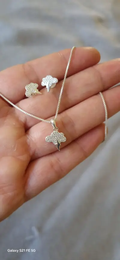 Conjunto de joyería en plata con diseño de nube - miniatura 1