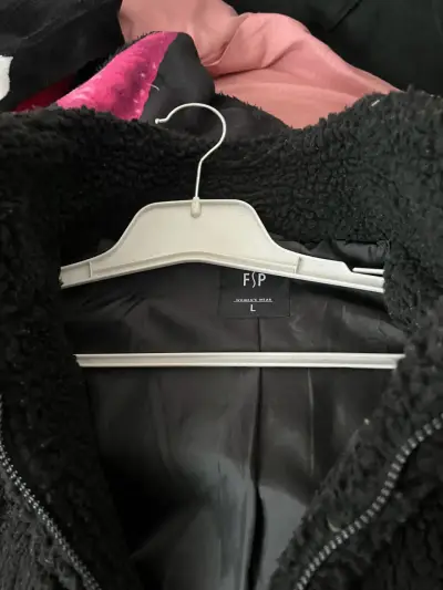 Chaqueta de lana negra con bolsillos - miniatura 3