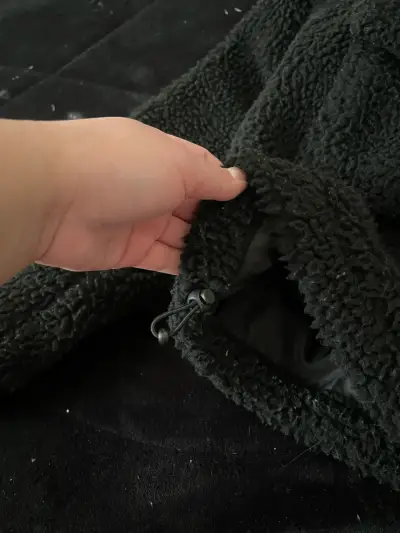 Chaqueta de lana negra con bolsillos - miniatura 4
