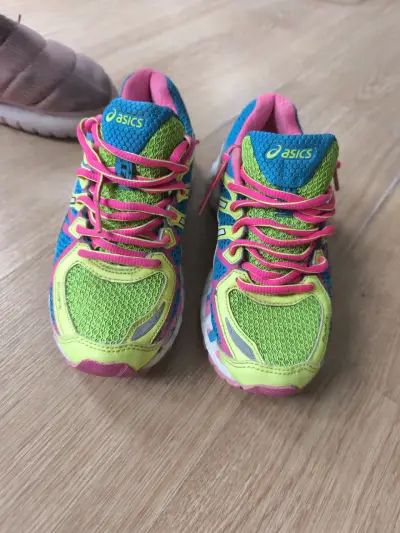 Zapatillas deportivas Asics coloridas para correr - miniatura 2