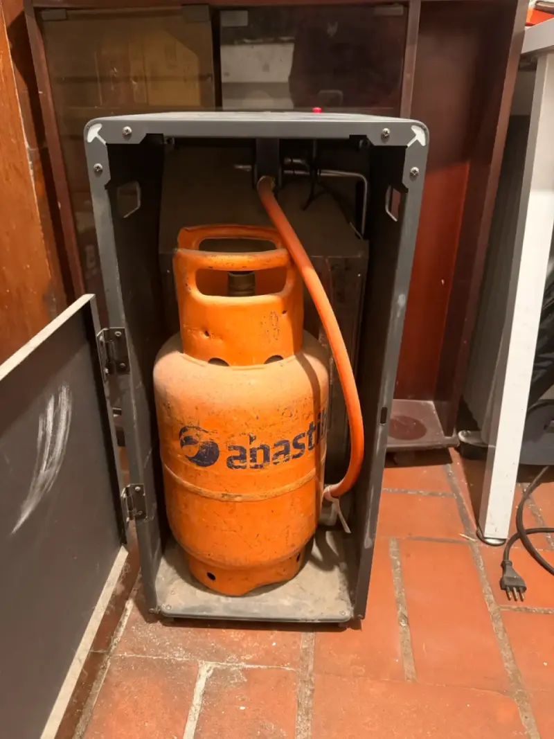 Estufa a gas Mademsa Vittale 8 CP - 3