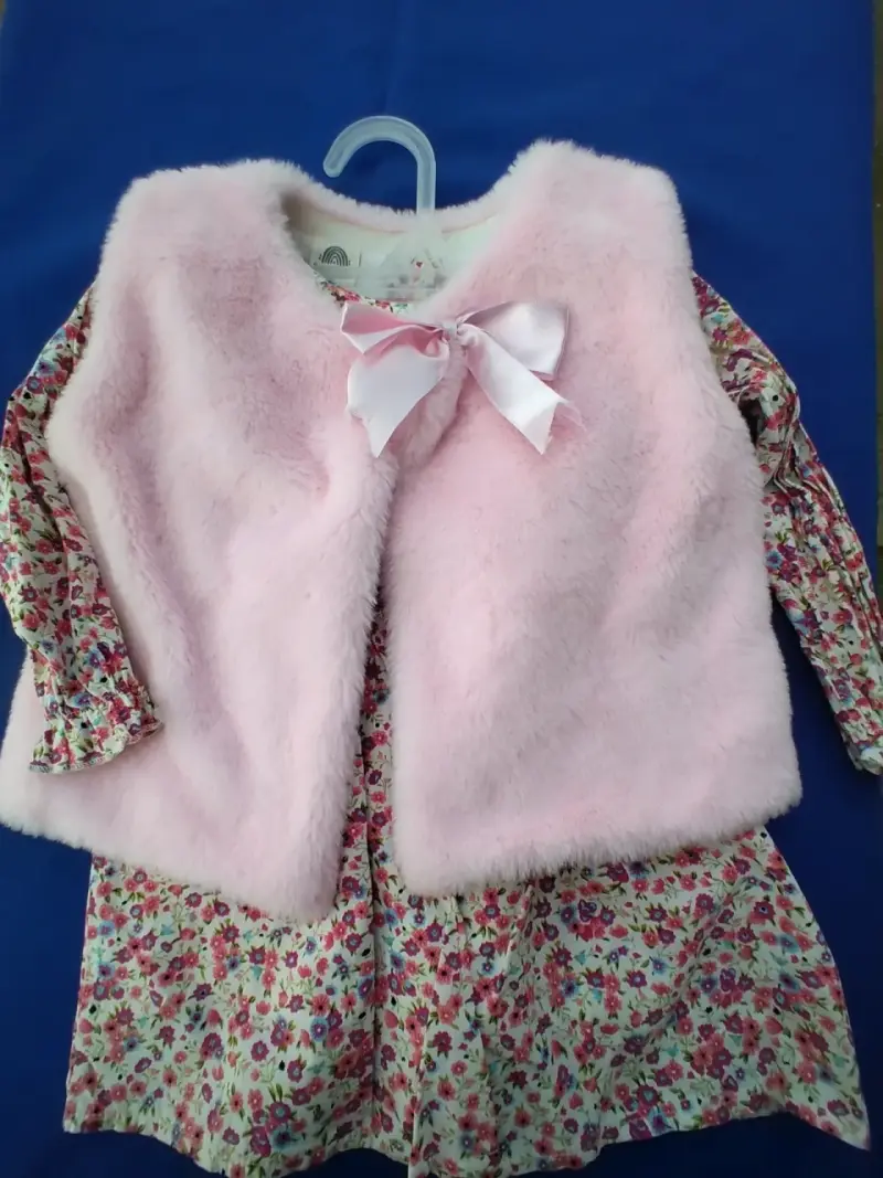 Vestido infantil floral con chaleco de peluche - 1